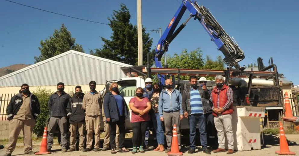 AVC llevó internet por fibra òptica al barrio Dos de Abril.