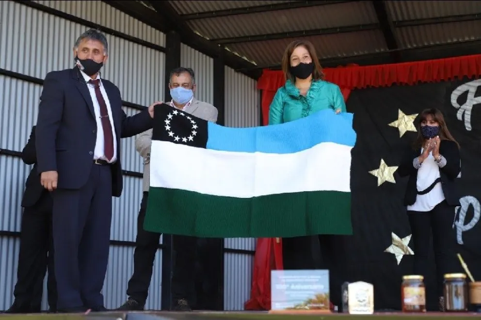 Uno de los regalos para Pilcaniyeu en su centenario.