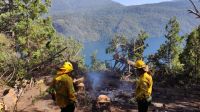Continúan los trabajos para combatir los incendios en la zona del lago Steffen